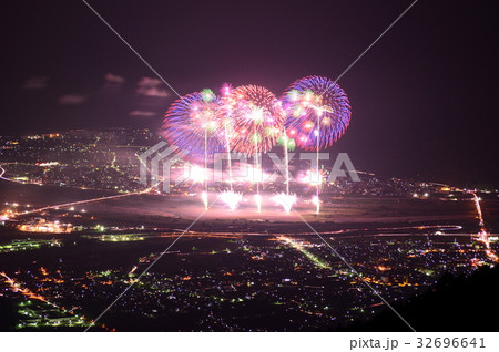 櫛形山林道より望む神明の花火と夜景 32696641