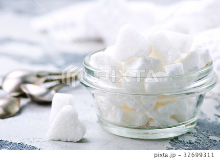 white sugar 32699311