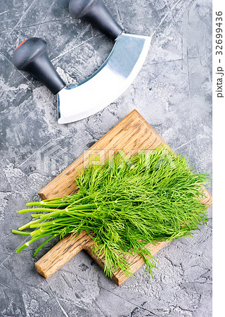fresh dill 32699436