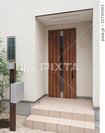 住宅の玄関　 32700363