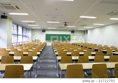 大学の教室 大学の教室 32712701