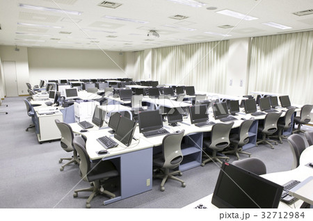 パソコン室 32712984
