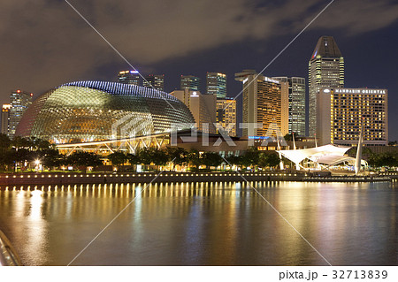 エスプラネード・シアターズ・オン・ザ・ベイの夜景 32713839