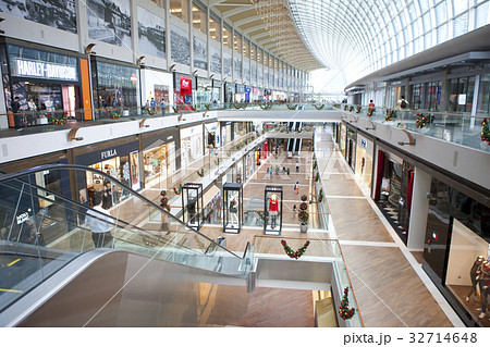 マリーナ・ベイ・サンズ内のショッピングモール 32714648