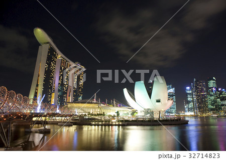 マリーナ・ベイ・サンズの夜景 32714823
