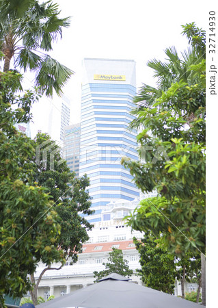 マーライオンパークから見たシンガポールの高層ビル 32714930