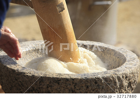 餅つき 餅つき 32717880