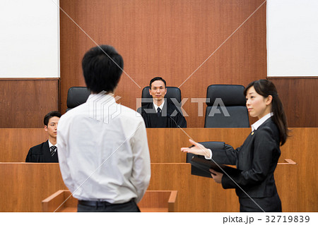 法廷 法廷 32719839