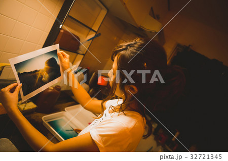 Photographer 32721345