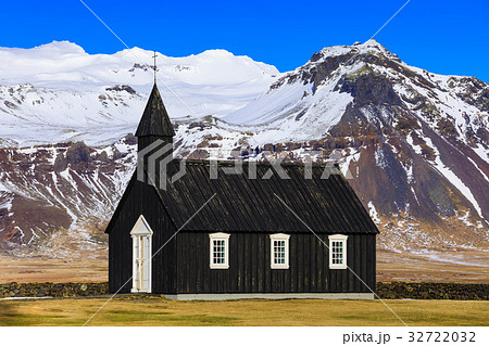 Budir black church at the Snaefellsnes, Iceland 32722032