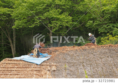 大内宿　萱の葺き替え 32723981