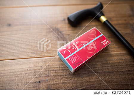 シニアライフ 32724071