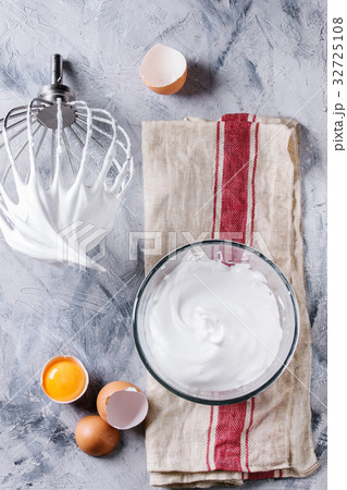 Process of cooking meringue 32725108