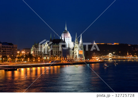 Parliament Hall in Budapest, Hungary 32725728