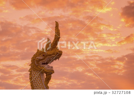 THAILAND PHAYAO LAKE PHAYANAK NAGA STATUE 32727108