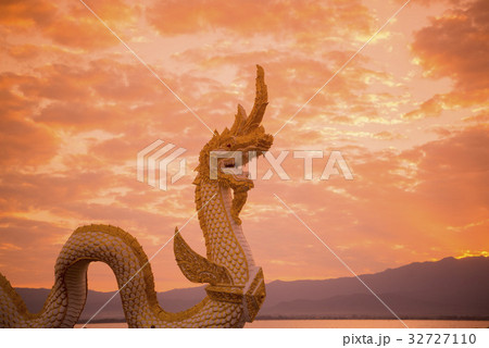 THAILAND PHAYAO LAKE PHAYANAK NAGA STATUE 32727110