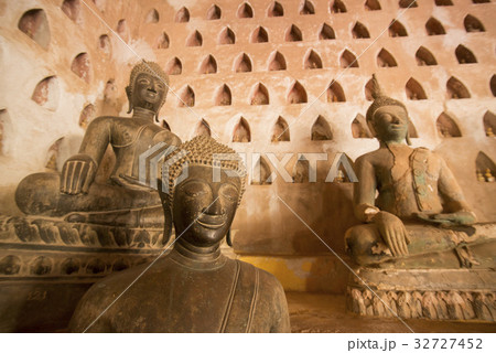 LAOS VIENTIANE WAT SI SAKET 32727452