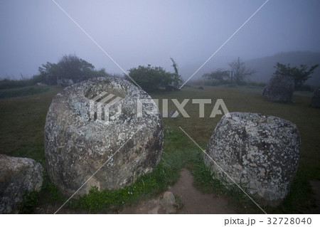 LAO PHONSAVAN PLAIN OF JARS 32728040