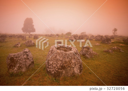 LAO PHONSAVAN PLAIN OF JARS LAO PHONSAVAN PLAIN OF JARS 32728056