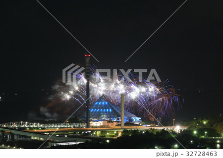 横浜八景島シーパラダイス花火1の写真素材