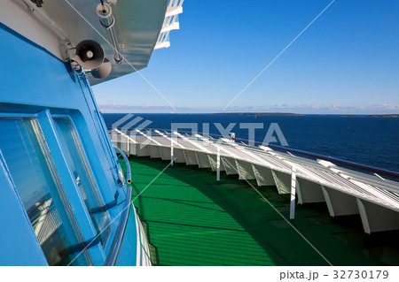 Cruise liner deck 32730179