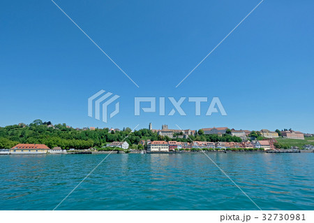 View of lakeside promenade, old german city 32730981