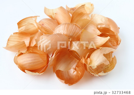 たくさんのタマネギの皮 たくさんのタマネギの皮 32733468