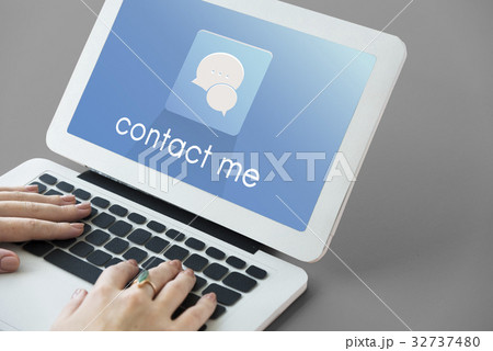 Hands Laptop Chat Conversation Bubble Graphic 32737480