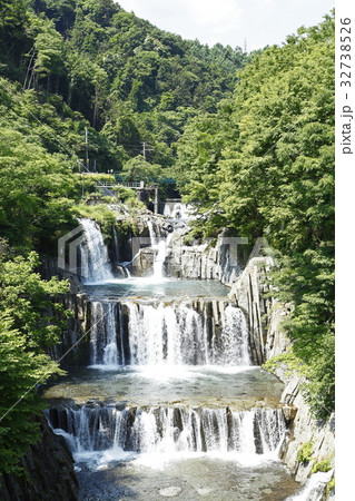 田原の滝（都留市） 32738526