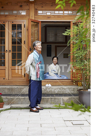 高齢者 老人 高齢者だけ 32740483