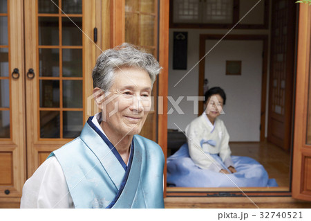 感情 高齢者 老人 32740521