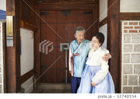 高齢者だけ 老人同士 老人のみ 32740554
