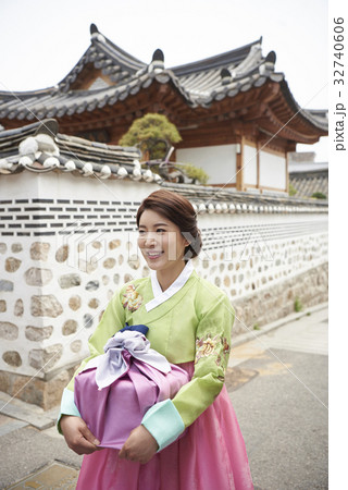 にぎる 屋外 室外 32740606