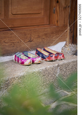 祝日 靴 屋外 32740666