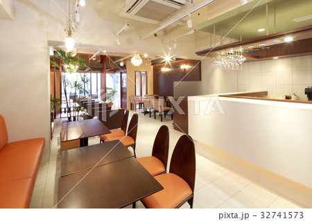 リニューアルした飲食店内 32741573