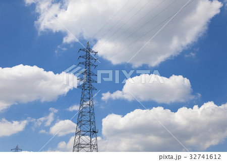 高圧鉄塔と大空 高圧鉄塔と大空 32741612