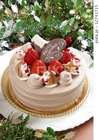 クリスマス生チョコケーキの写真素材