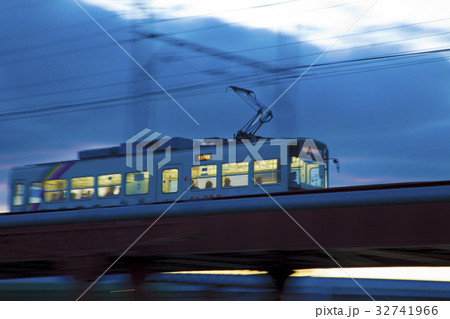 路面電車の流し撮り 32741966
