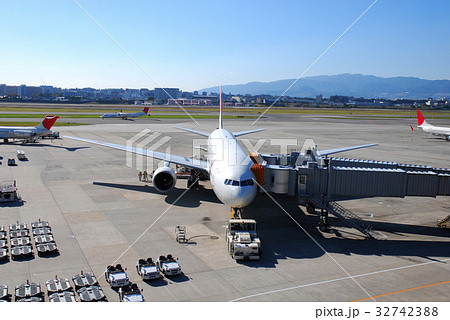 航空機離陸準備 32742388