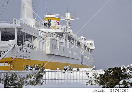 青森散歩・青森桟橋の青函連絡船八甲田丸 青森散歩・青森桟橋の青函連絡船八甲田丸 32744266