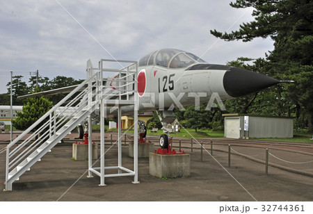 金木散歩・芦野公園　航空自衛隊T-2超音速高等練習機 32744361