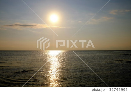 海岸の夕景・荒井浜海岸 32745995