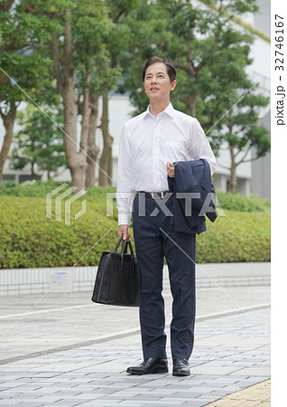 ビジネスマン　クールビズ 32746167