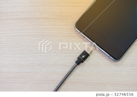 technology smartphone and tablet wire charging 32746556