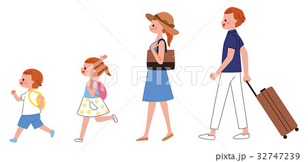 家族　旅行　夏 32747239