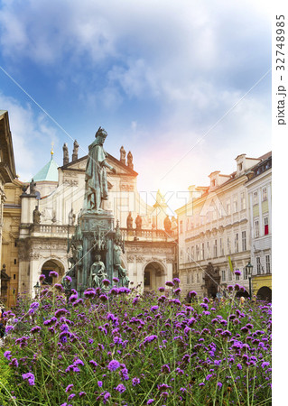 statue of King Charles IV (Karolo Quarto) near Cha statue of King Charles IV (Karolo Quarto) near Cha 32748985