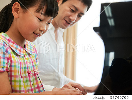 ピアノレッスン　親子 32749706