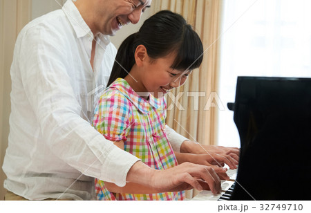ピアノレッスン　親子 32749710
