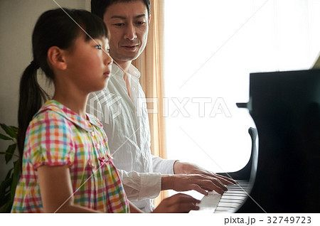 ピアノレッスン 親子 ピアノレッスン 親子 32749723