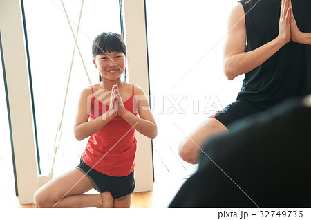 ヨガ ポーズ 親子 ヨガ ポーズ 親子 32749736